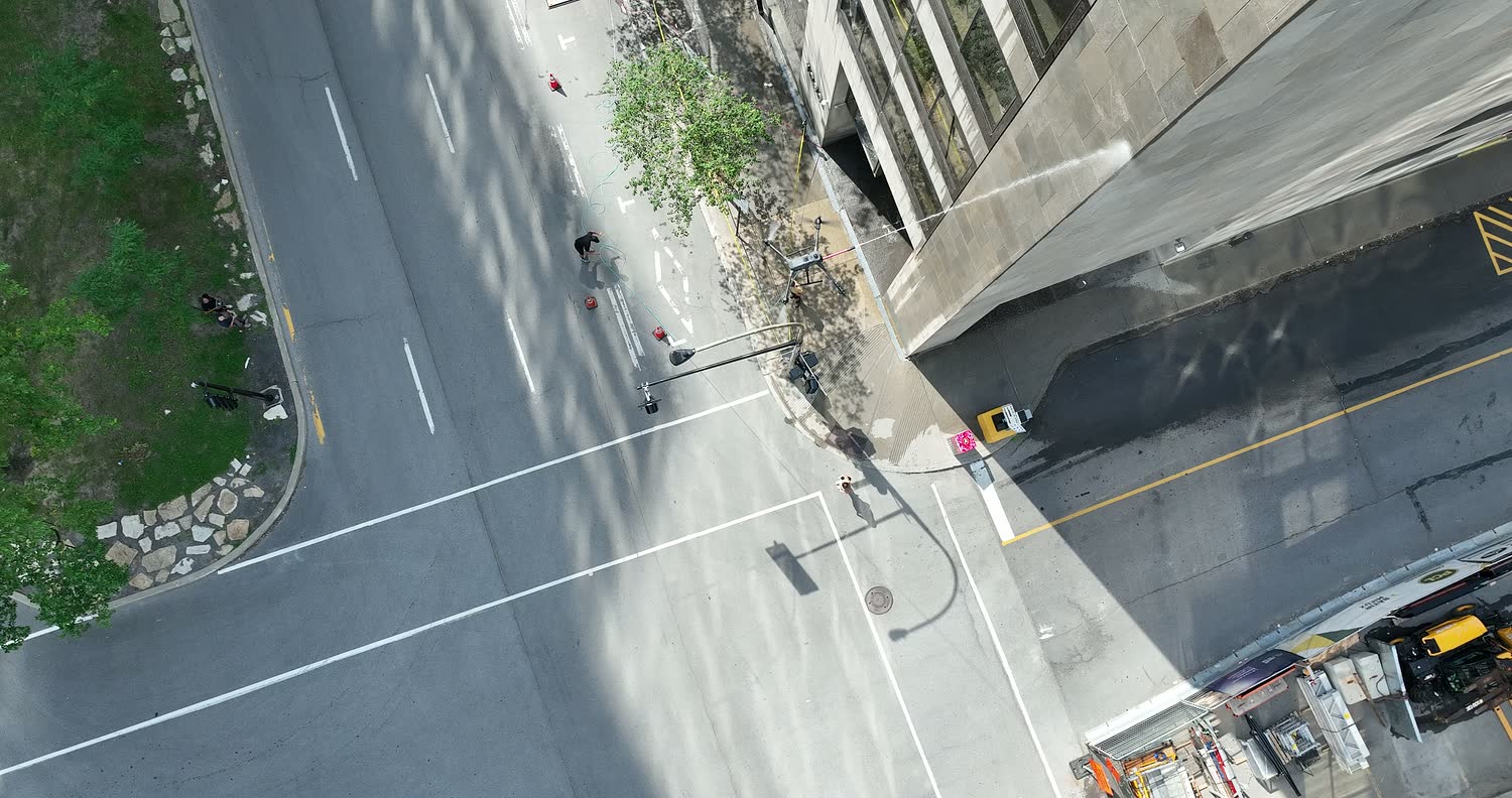 The intersection at the foot of the building
